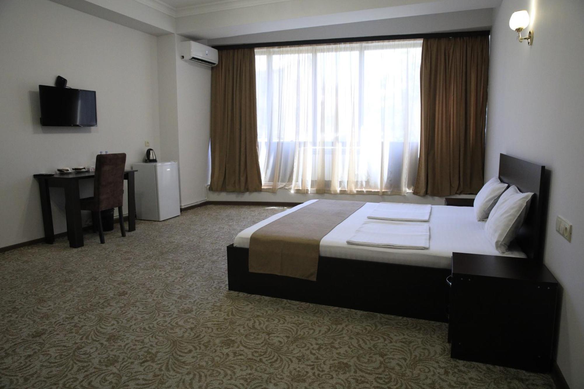 Yerevan Centre Hotel Exterior photo