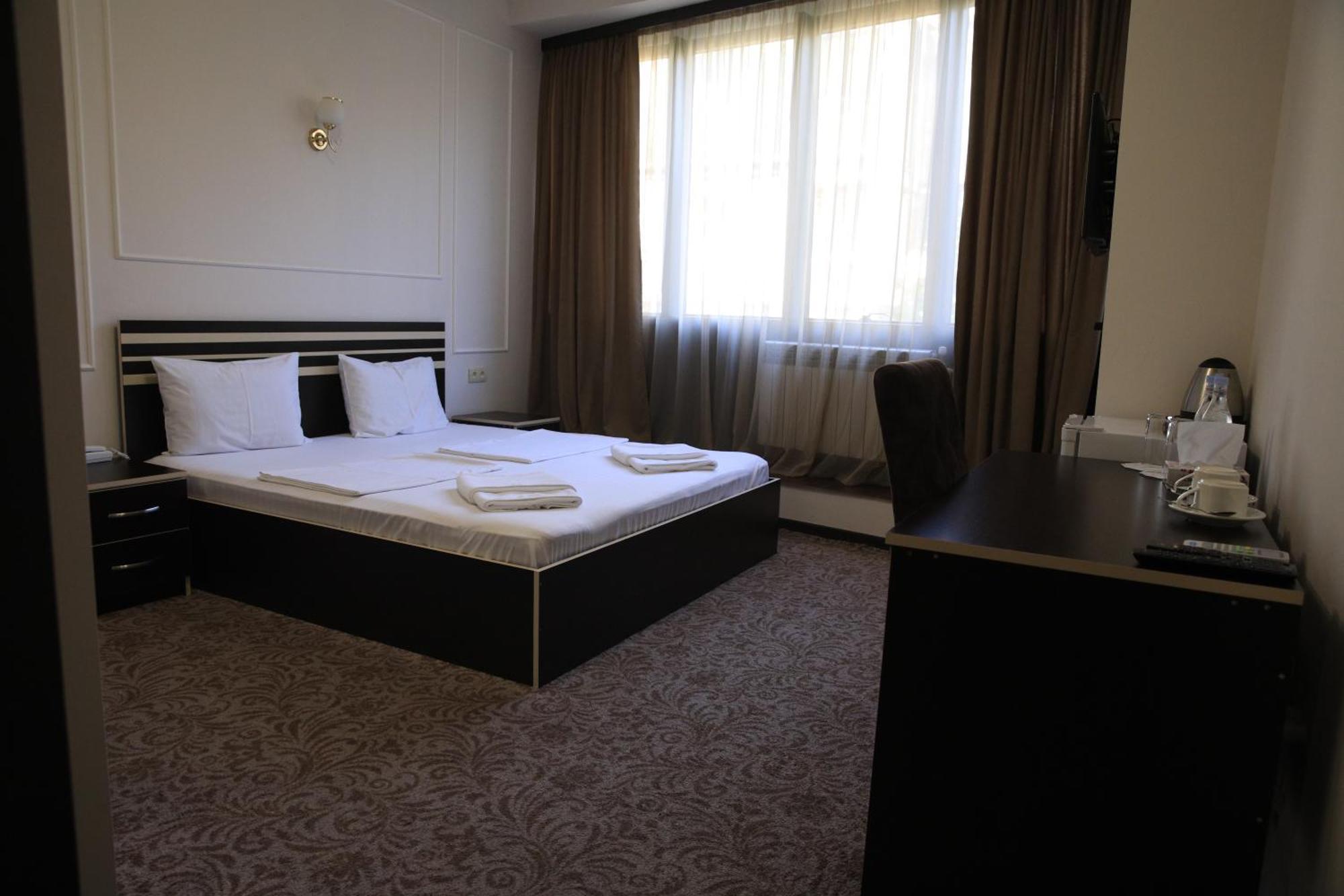 Yerevan Centre Hotel Exterior photo