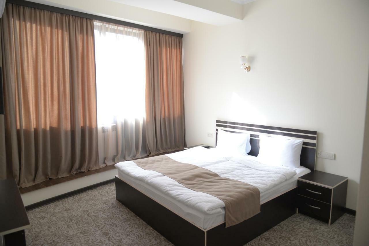 Yerevan Centre Hotel Exterior photo