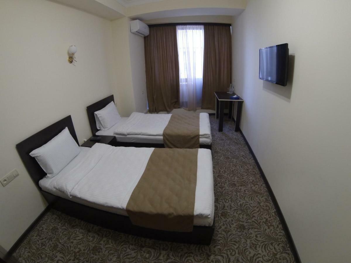 Yerevan Centre Hotel Exterior photo