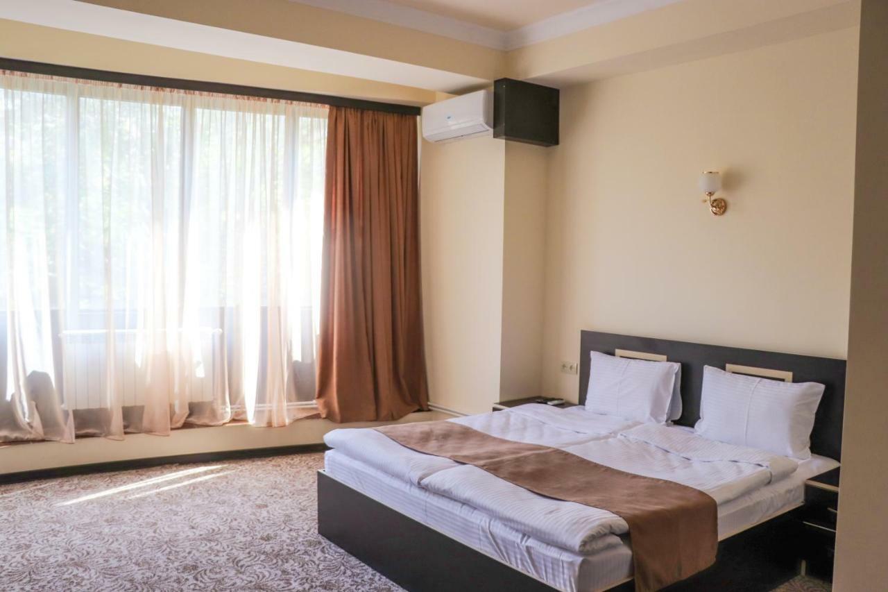 Yerevan Centre Hotel Exterior photo